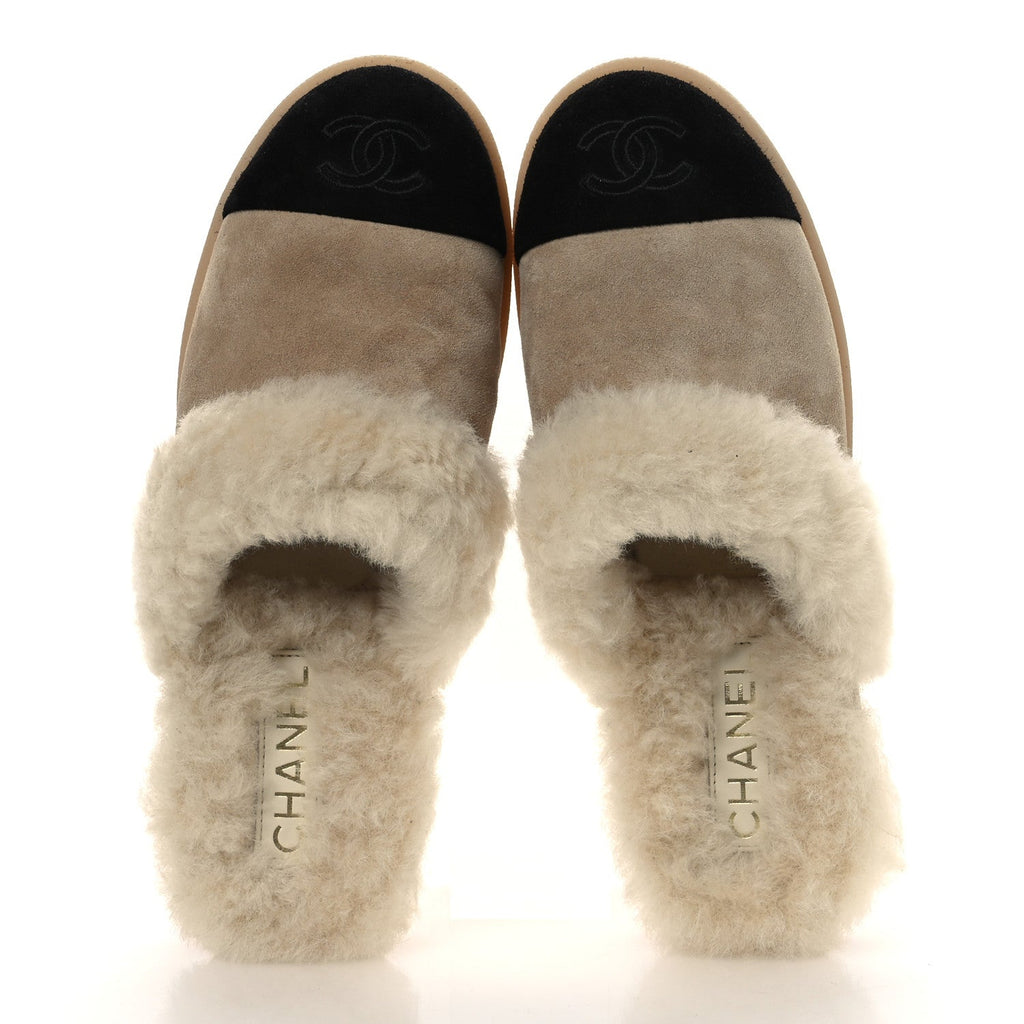 Chanel Suede Shearling CC Cap Toe Mules 38.5 Beige Black