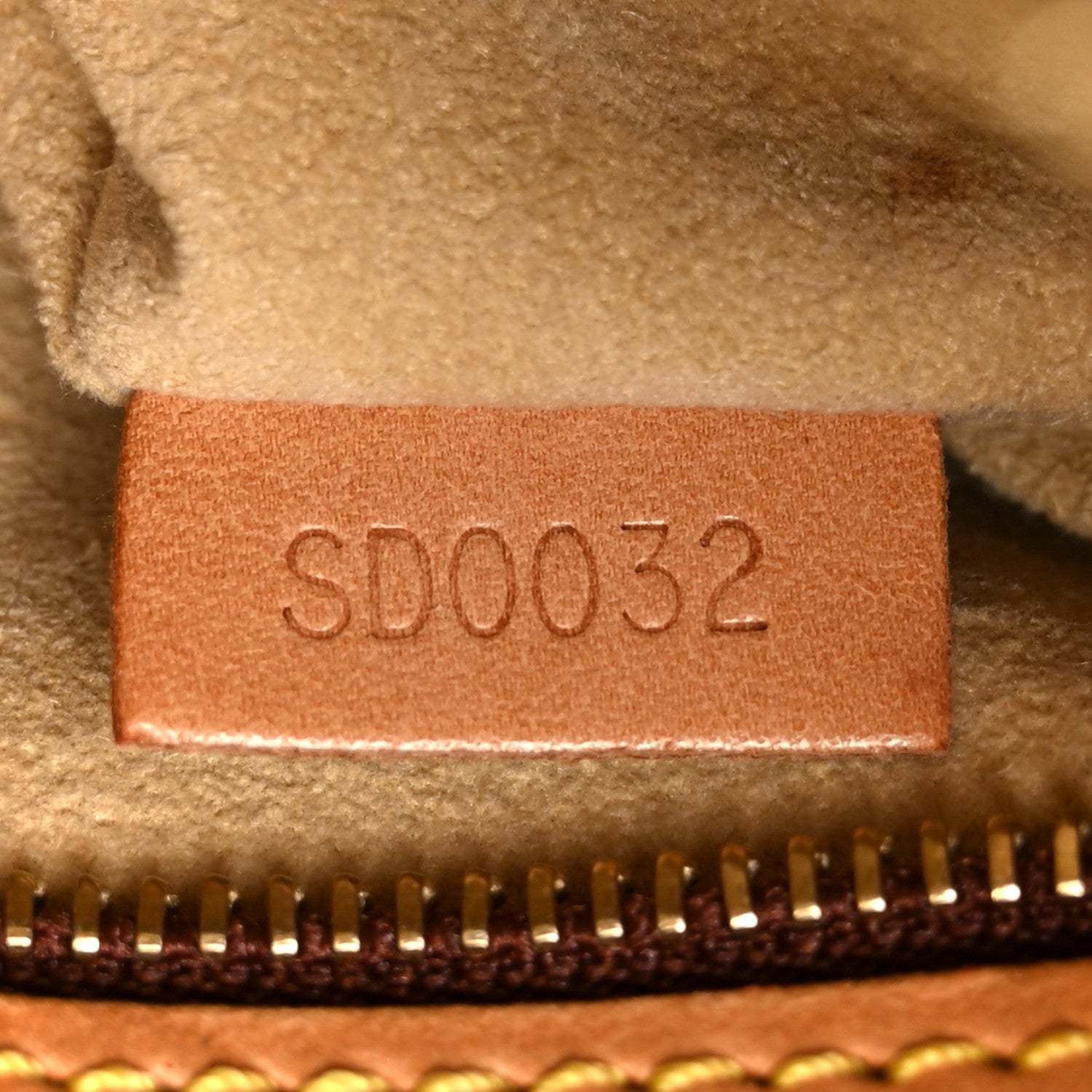 Louis Vuitton Monogram Looping MM