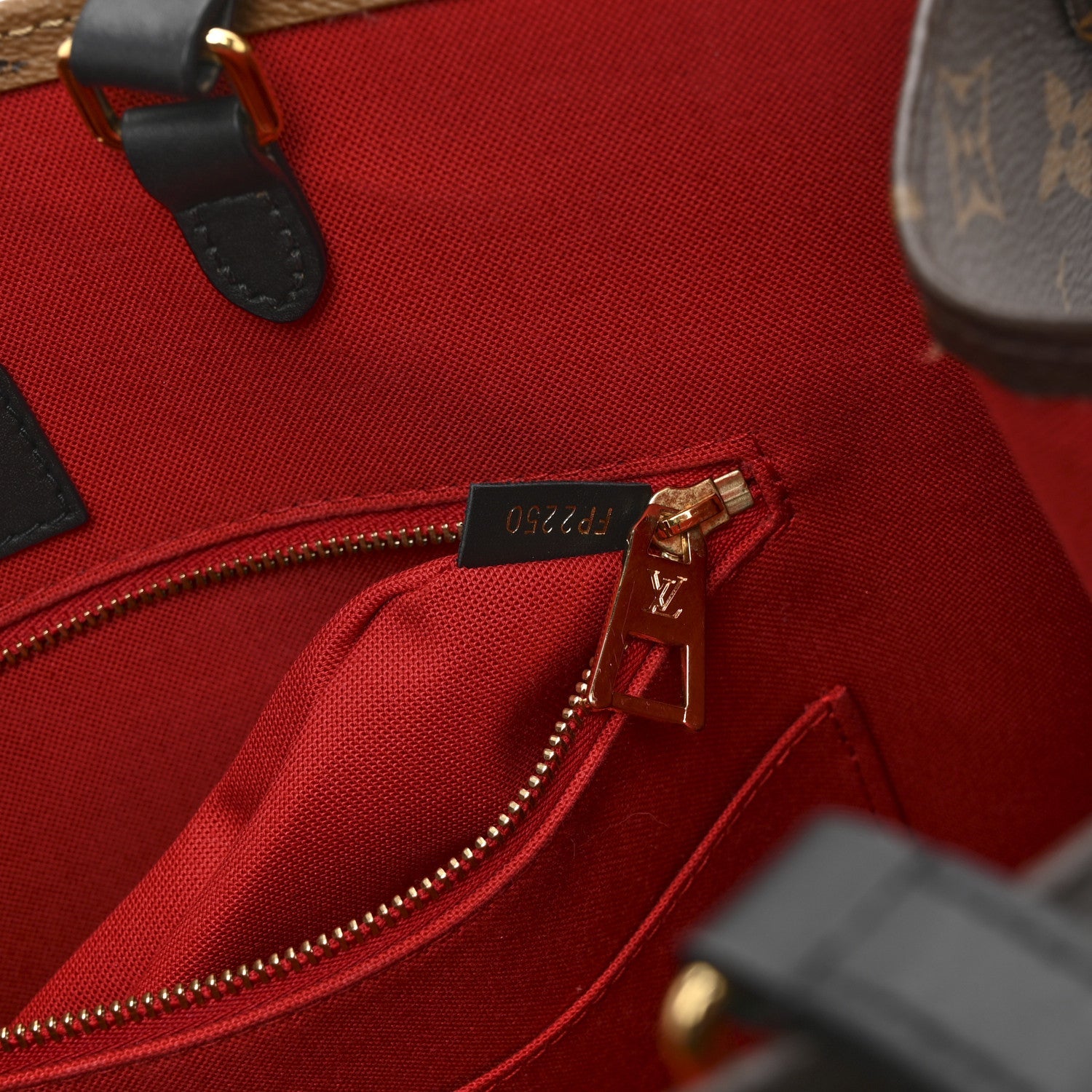 Louis Vuitton Reverse Monogram Giant Onthego MM