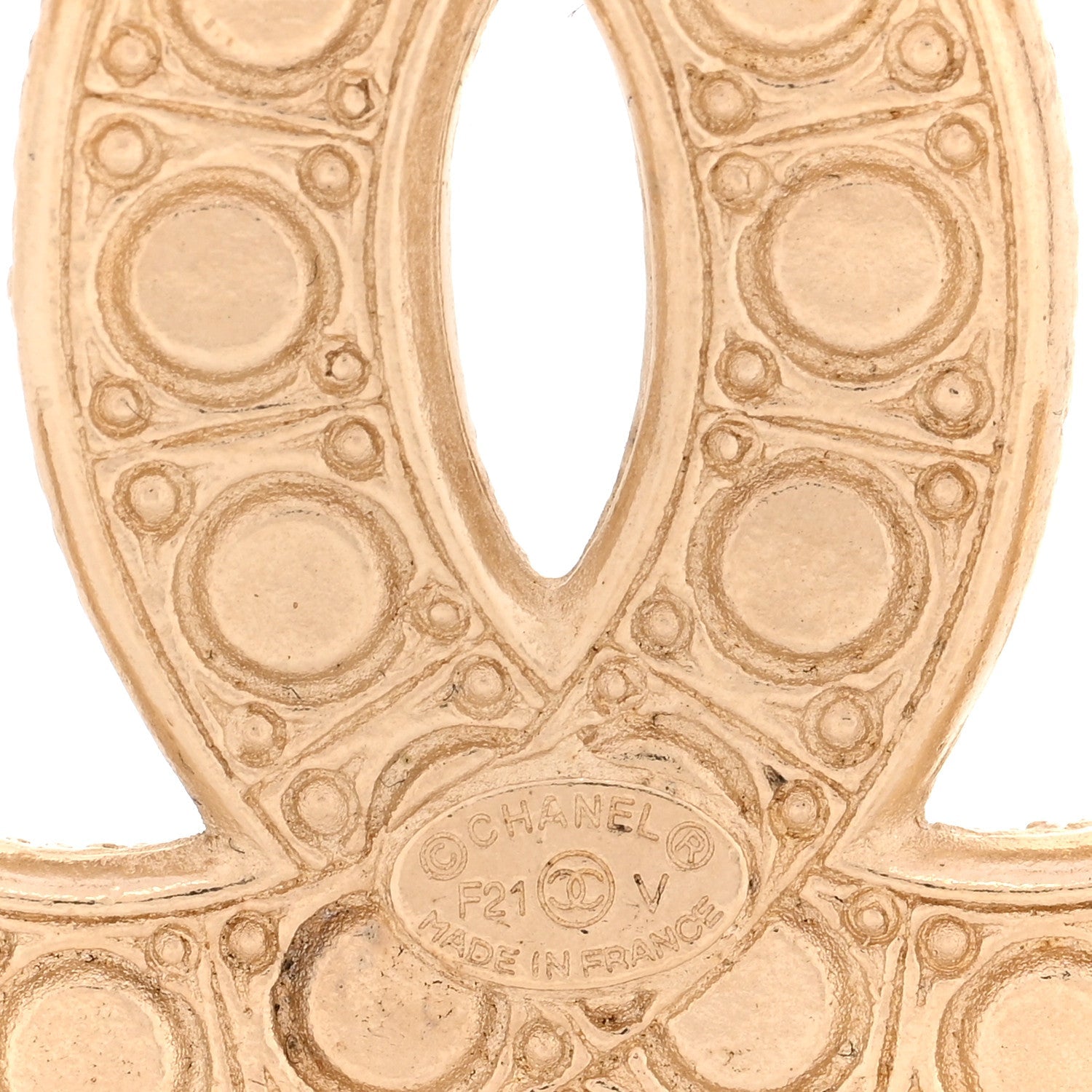 Metal Crystal Graduated Pearl CC Brooch Gold