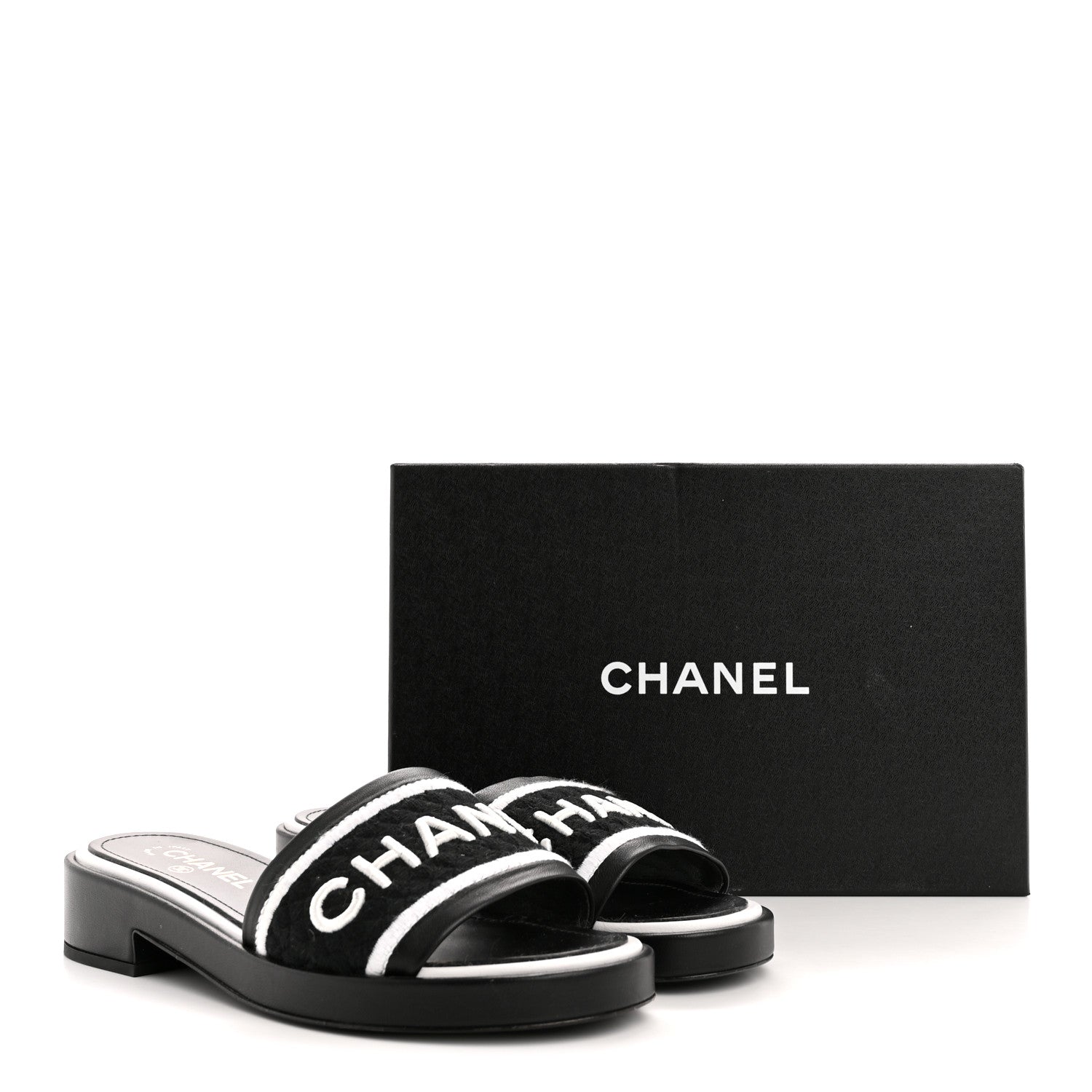 Lambskin Embroidered CC Mule Sandal 40 Black White