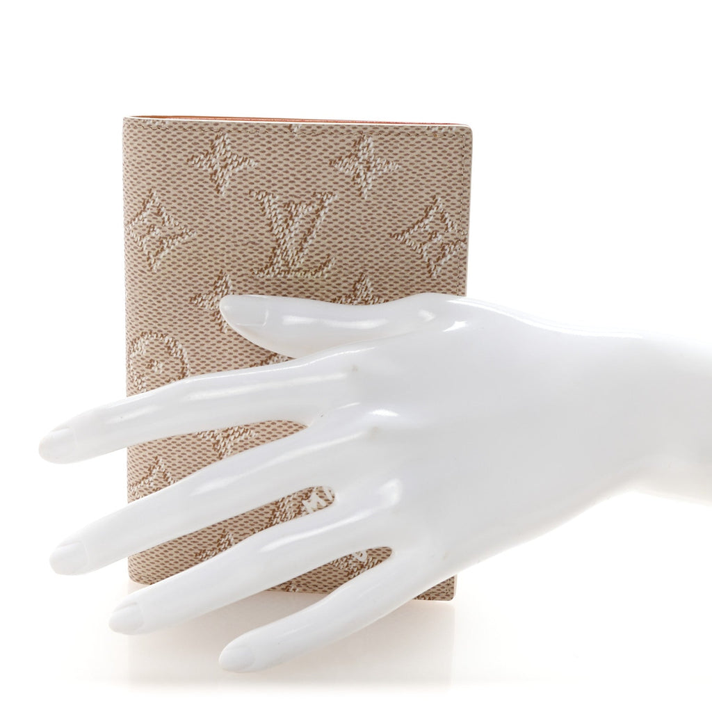 Louis Vuitton Monogram Heritage Passport Cover Lin
