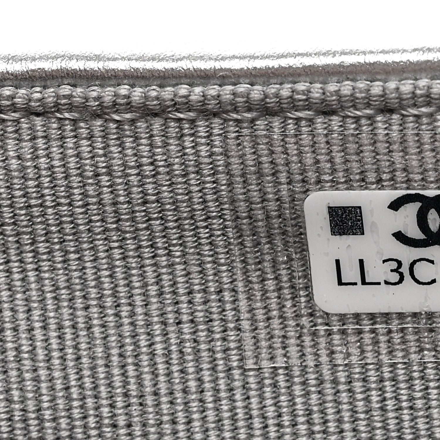 Metallic Caviar Quilted Passport Holder Silver