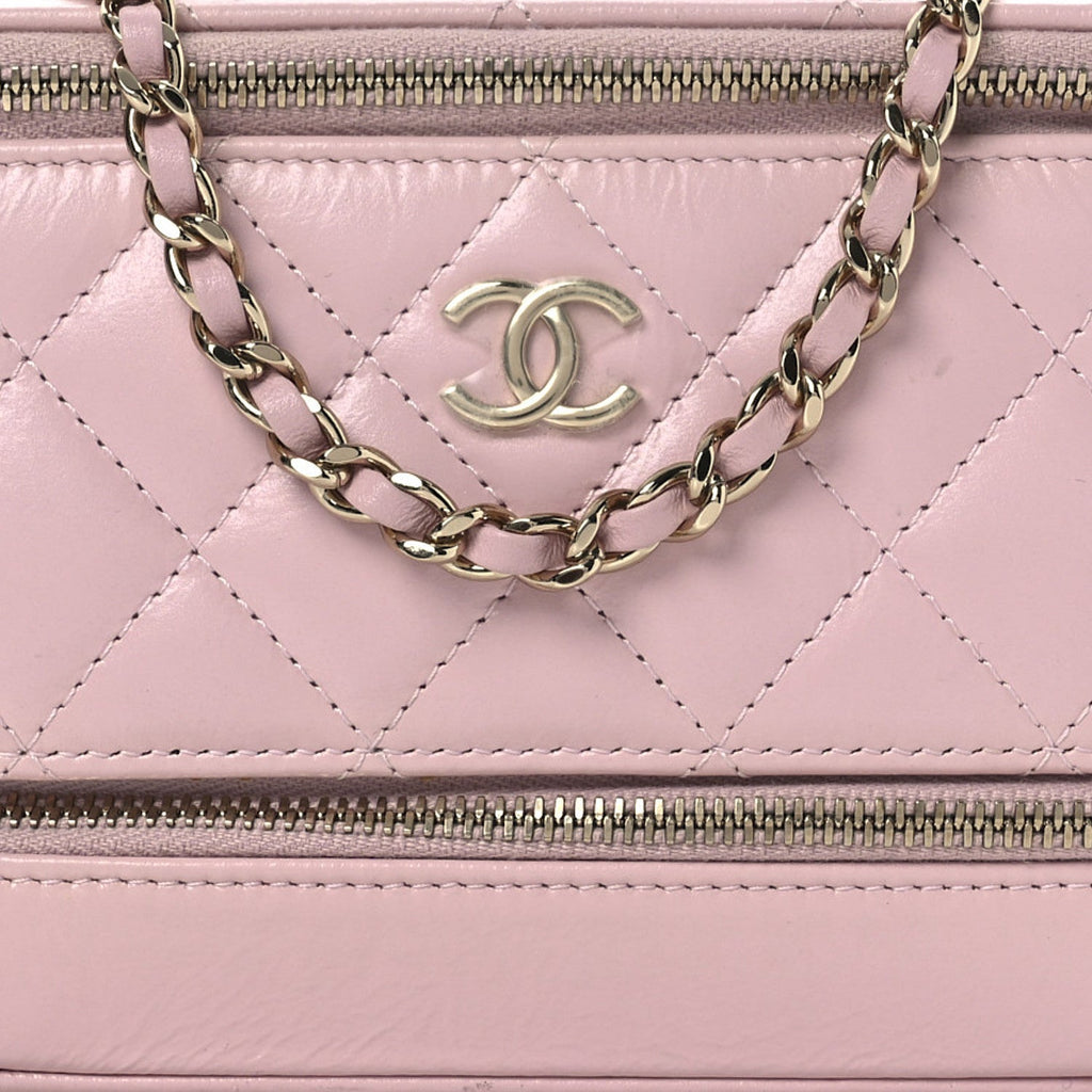 Chanel Shiny Lambskin Quilted Top Handle Vanity Case With Chain Pink
