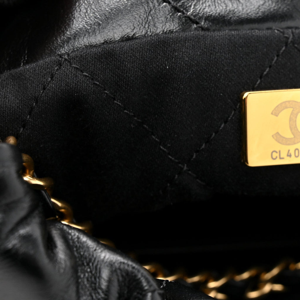 Chanel Shiny Calfskin Quilted Pearl CC Chain Mini Chanel 22 Black