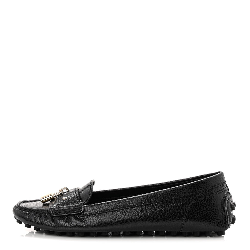 Louis Vuitton Grained Calfskin Close Up Flat Loafer 37 Black