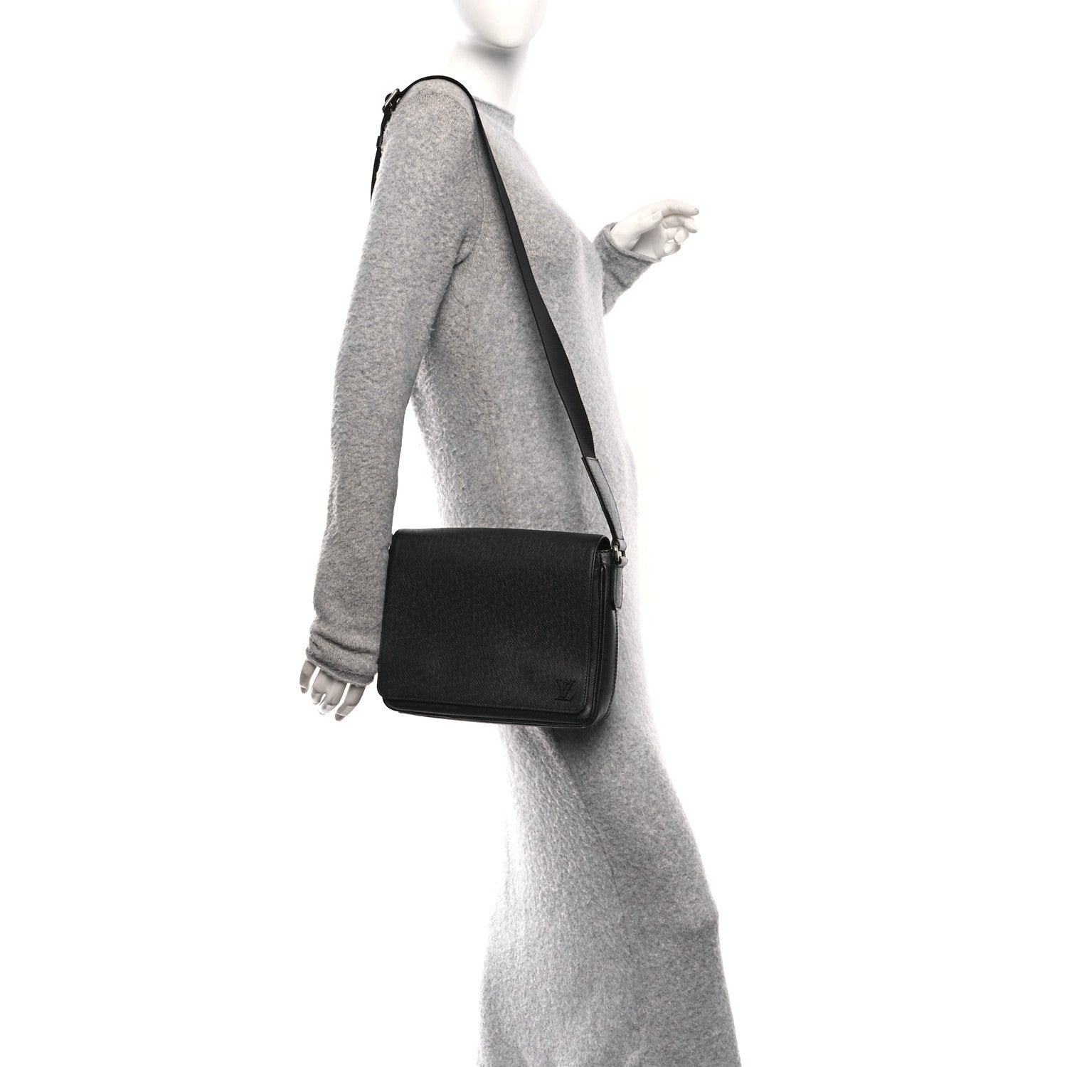 Louis Vuitton Taiga District PM Black