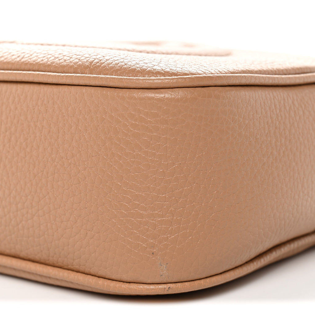 Gucci Pebbled Calfskin Small Soho Disco Bag Camelia