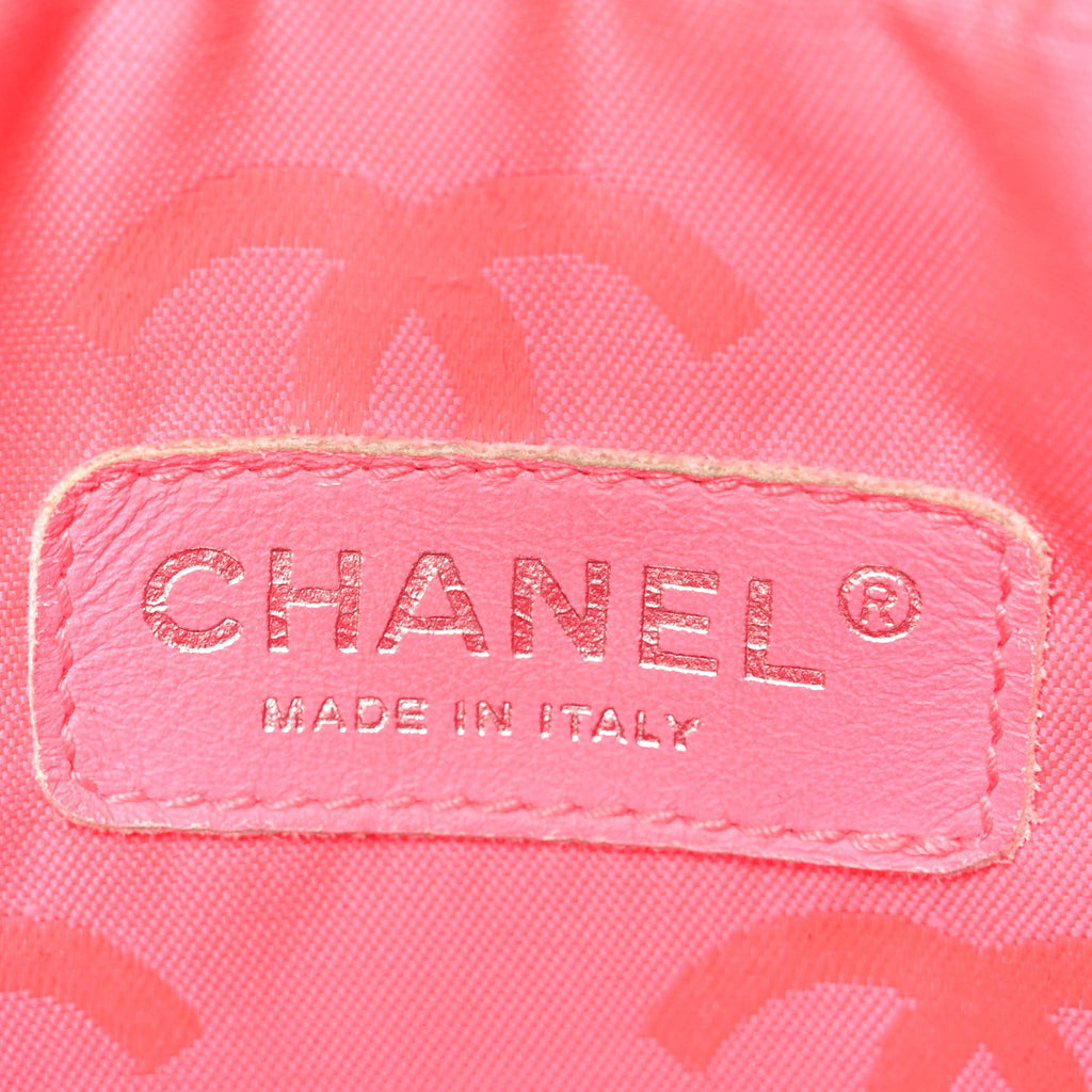 Chanel Calfskin Quilted Medium Cambon Messenger Black White