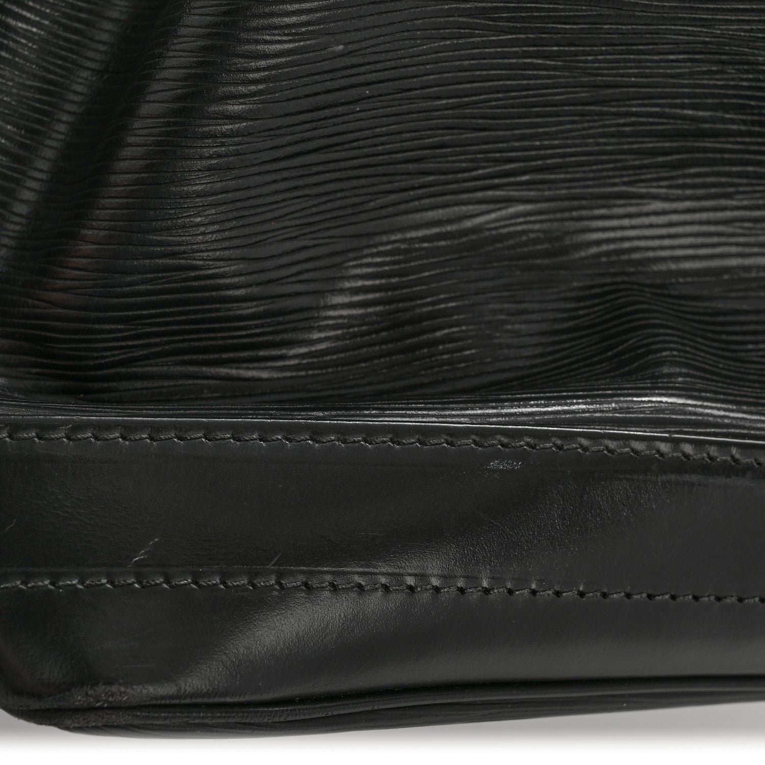 Louis Vuitton Epi Noe Black