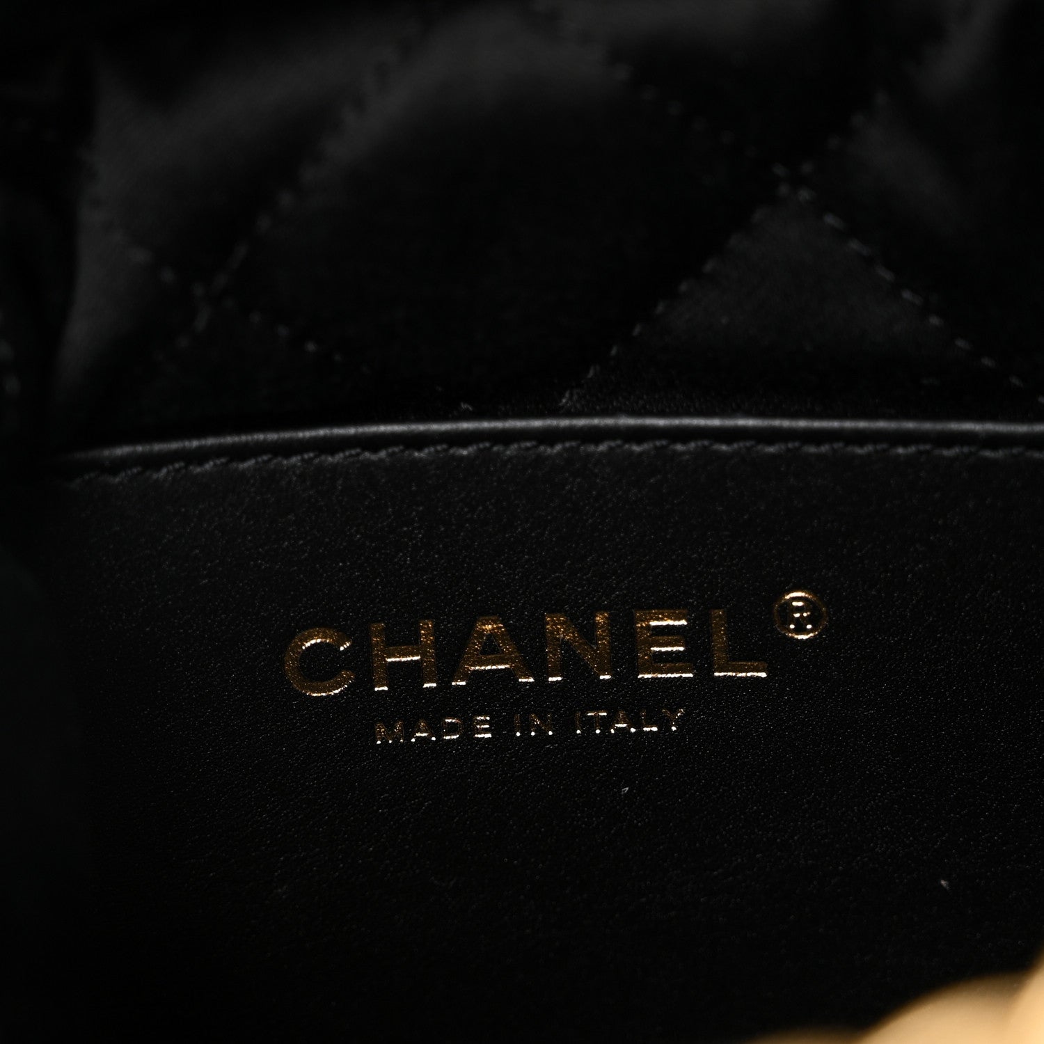 Chanel Shiny Calfskin Quilted Pearl CC Chain Mini Chanel 22 Black