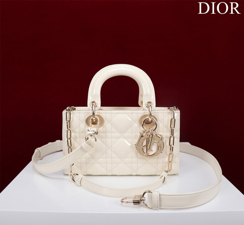 Dior Bags - 2050