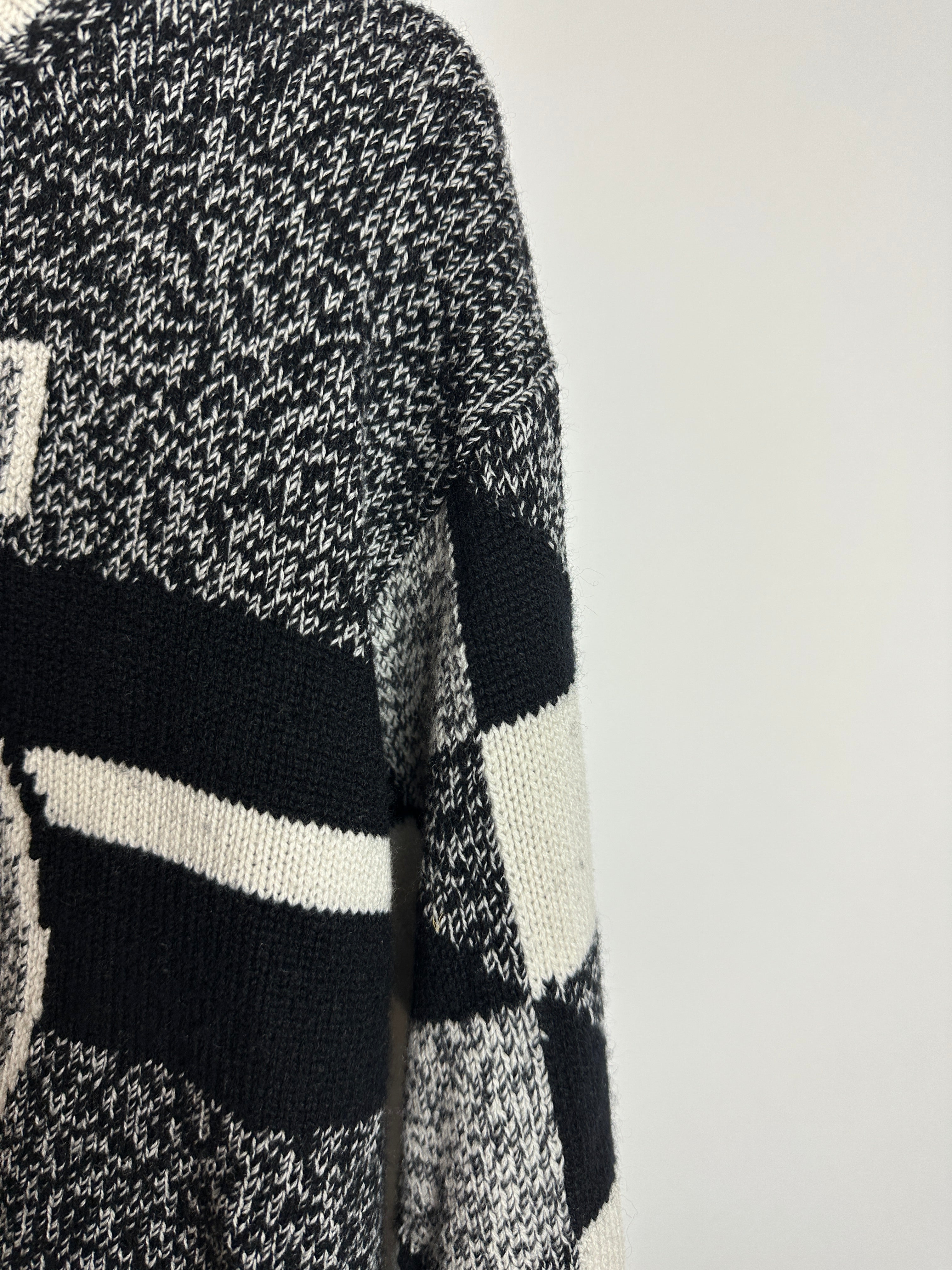 Chanel Black No5 Round Neck Cashmere Jumper with CC Detail Size FR 36 (UK 8)