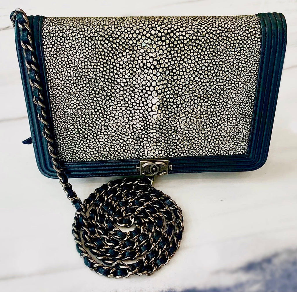CHANEL STINGRAY BOY WALLET WITH CHAIN