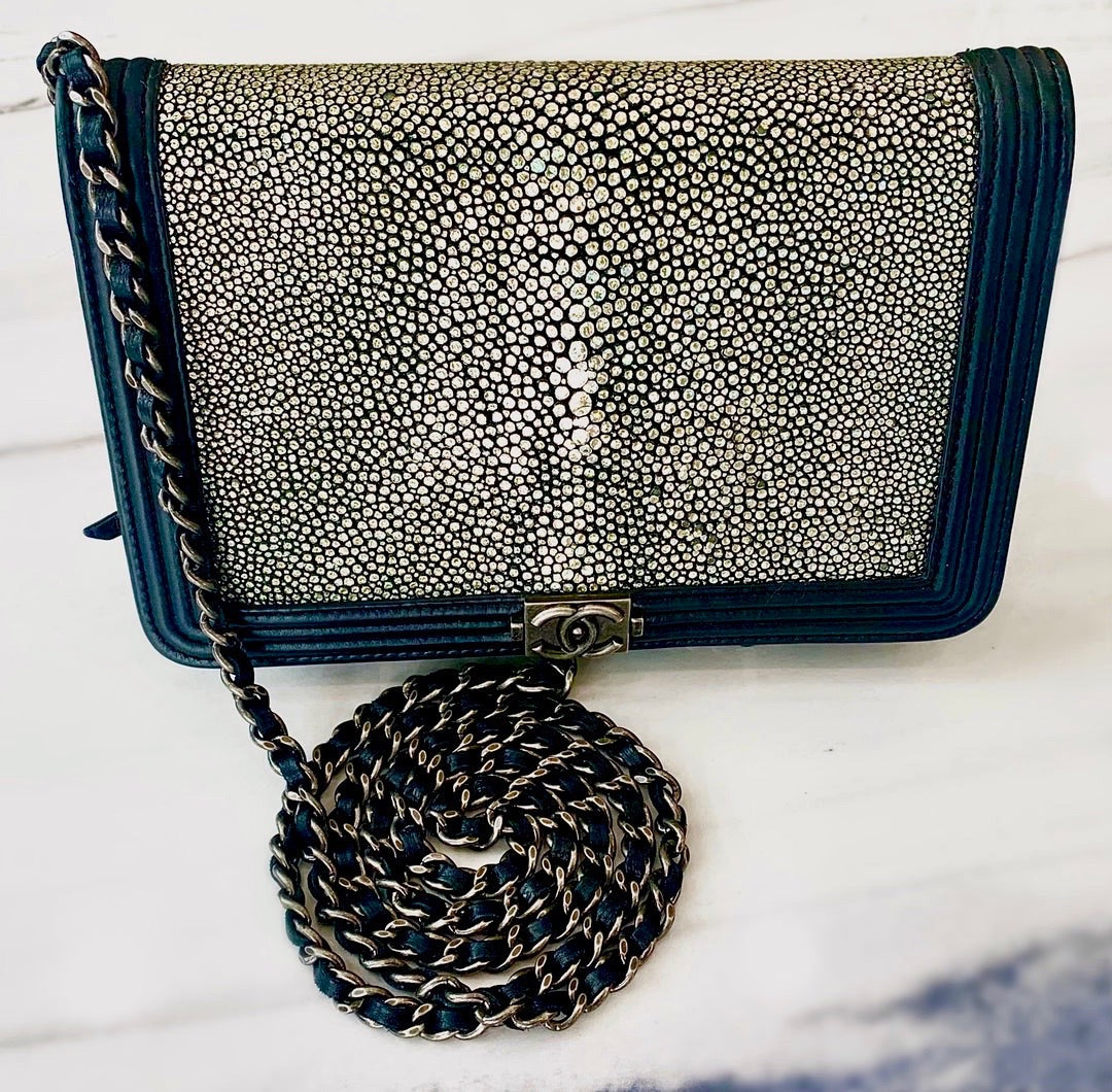 CHANEL STINGRAY BOY WALLET WITH CHAIN