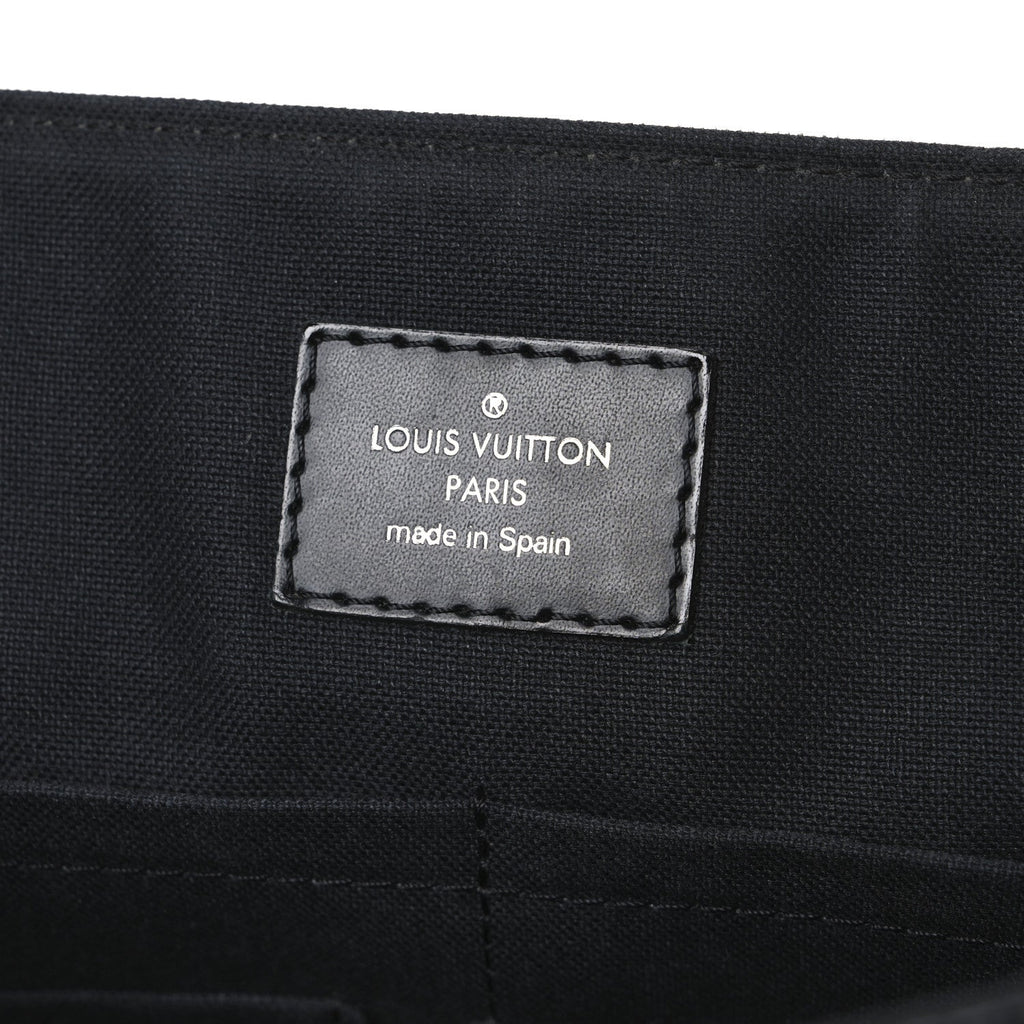 Louis Vuitton Damier Graphite District MM
