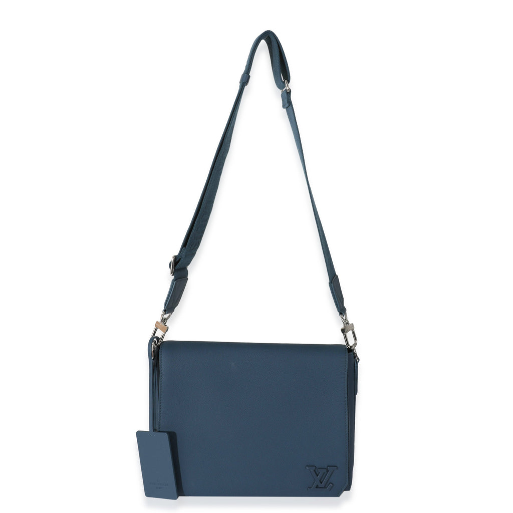 Louis Vuitton Blue Cowhide Aerogram Takeoff Messenger
