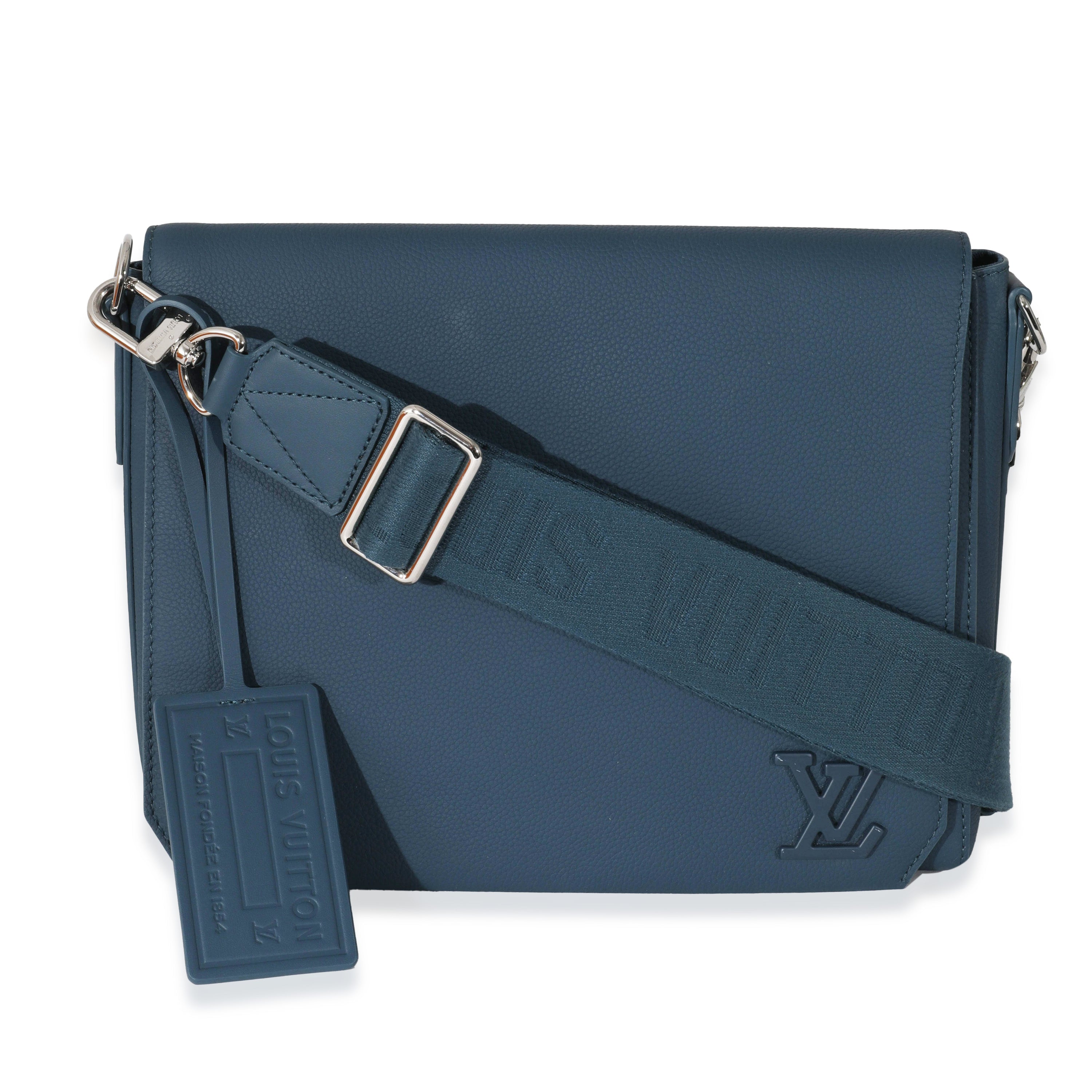 Louis Vuitton Blue Cowhide Aerogram Takeoff Messenger