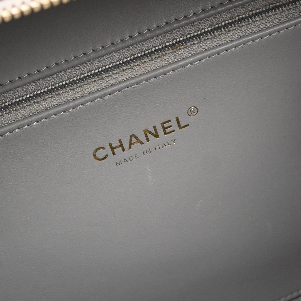 Chanel 2019 Gray Caviar Skin CC Filigree 2way Vanity Shoulder Handbag