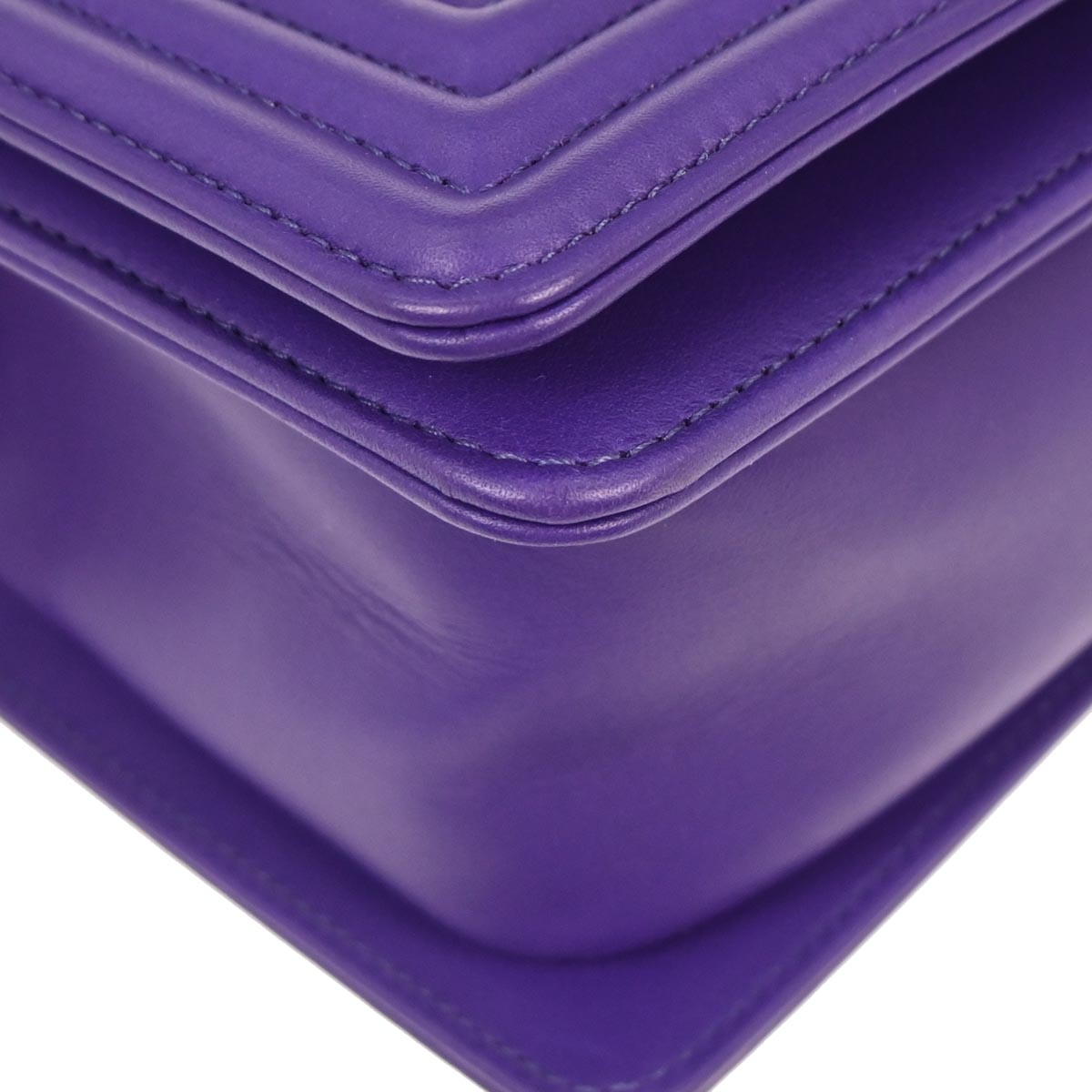 Boy Chanel 2019 Purple Lambskin Medium Shoulder Bag