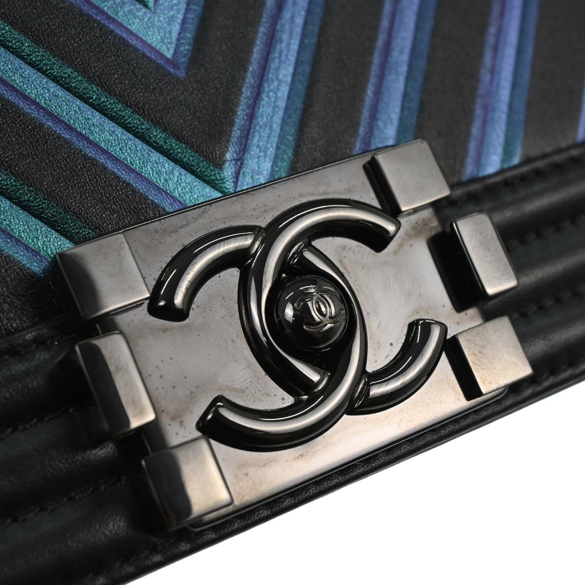 Boy Chanel Black Lambskin Chevron Medium Shoulder Bag
