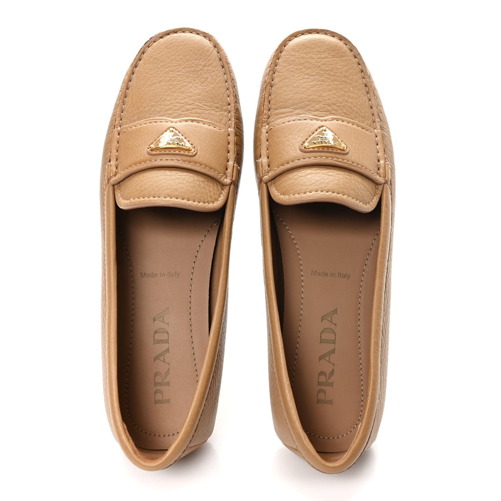 Prada Cervo Triangle Driving Loafer 39.5 Naturale