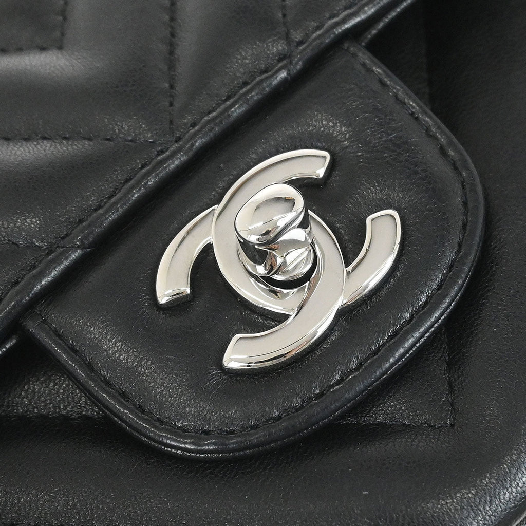 Chanel 2017 Black Lambskin Chevron Medium Classic Double Flap Shoulder Bag