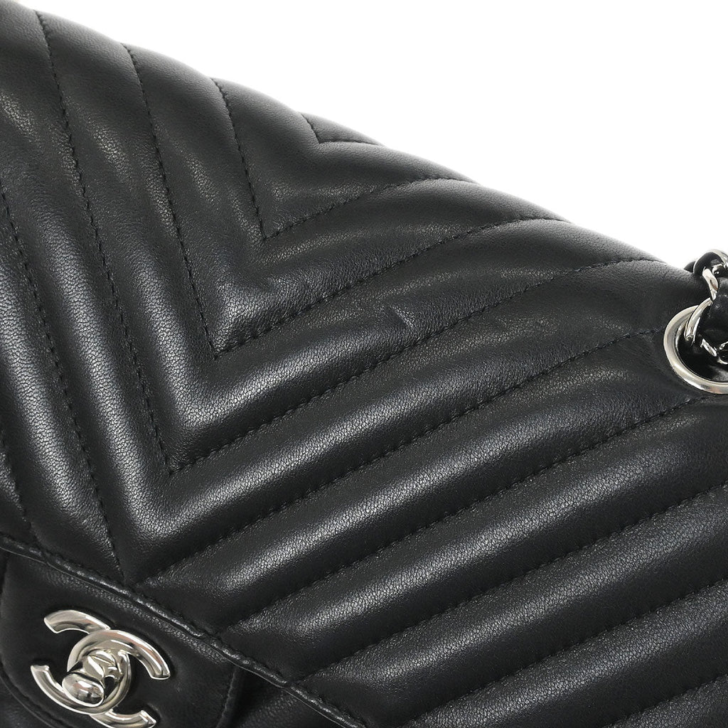 Chanel 2017 Black Lambskin Chevron Medium Classic Double Flap Shoulder Bag