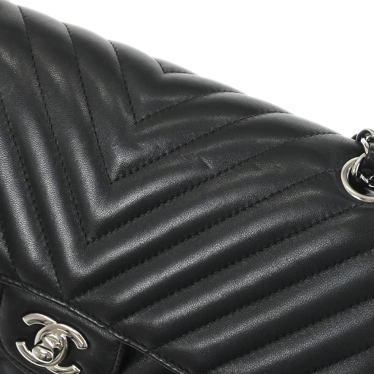 Chanel 2017 Black Lambskin Chevron Medium Classic Double Flap Shoulder Bag