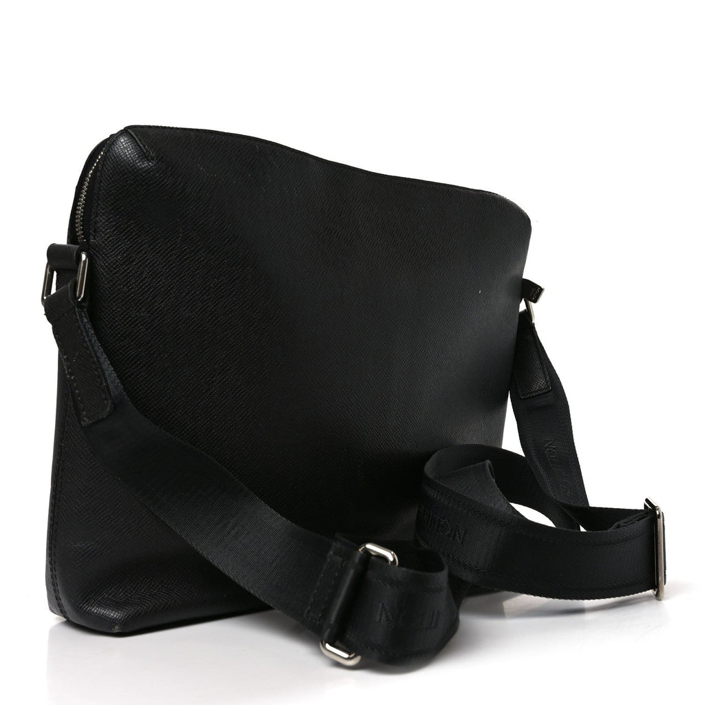 Louis Vuitton Taiga Grigori MM Messenger Ardoise