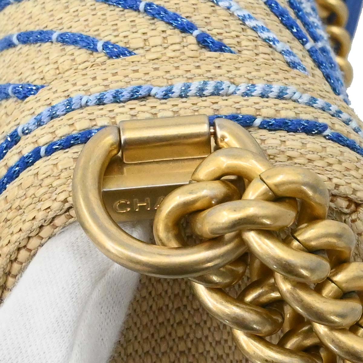 Boy Chanel 2019 Beige Mixed Fibers Medium Chain Shoulder Bag