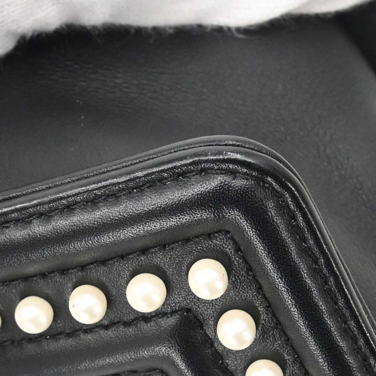 Boy Chanel 2018-2019 Black Lambskin Tweed Medium Shoulder Bag