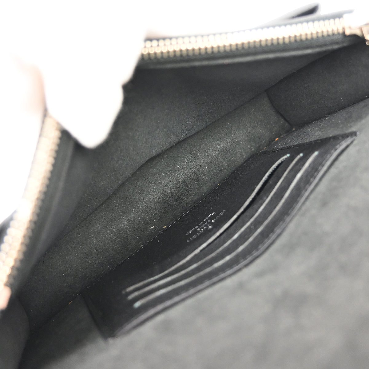 Louis Vuitton 2019 Black Calfskin Pochette Lockme Shoulder Bag M63471