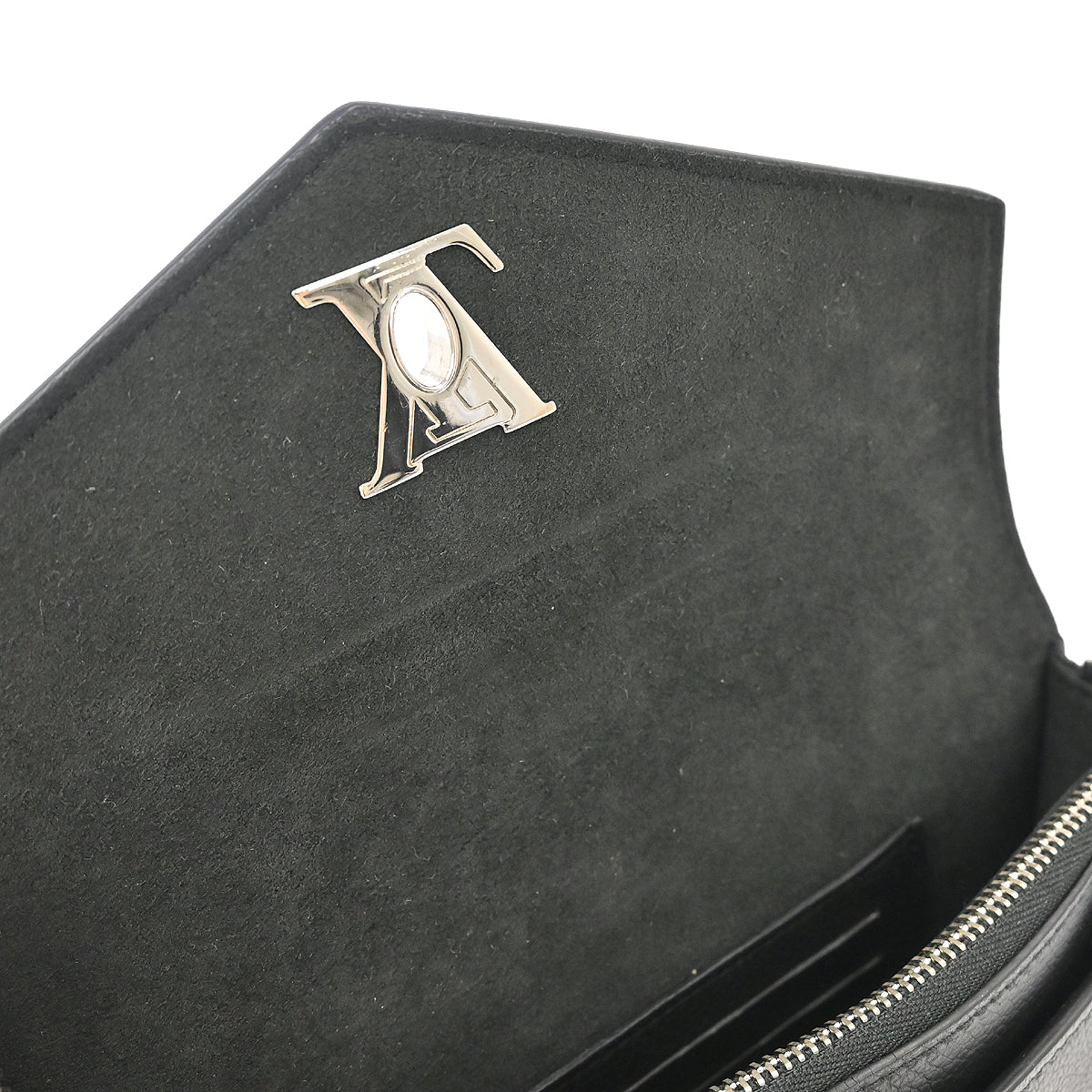 Louis Vuitton 2019 Black Calfskin Pochette Lockme Shoulder Bag M63471