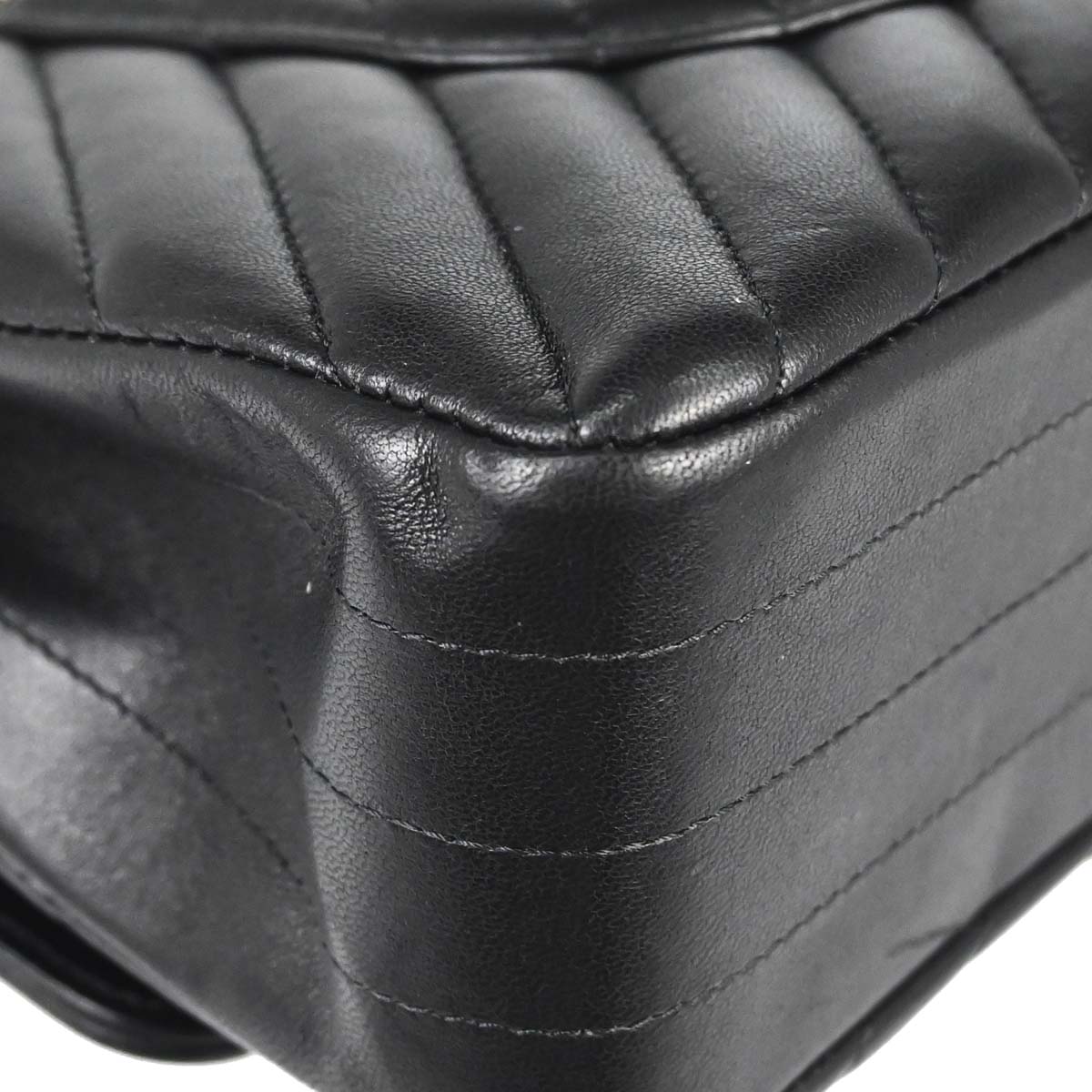 Chanel 2019 Black Lambskin Chevron Medium Classic Double Flap Shoulder Bag