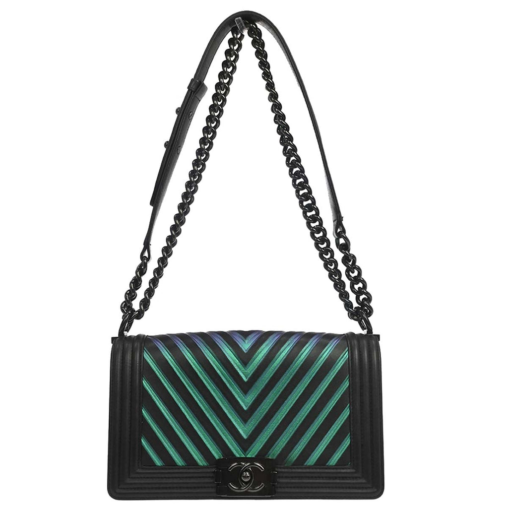 Boy Chanel Black Calfskin Chevron Medium Shoulder Bag