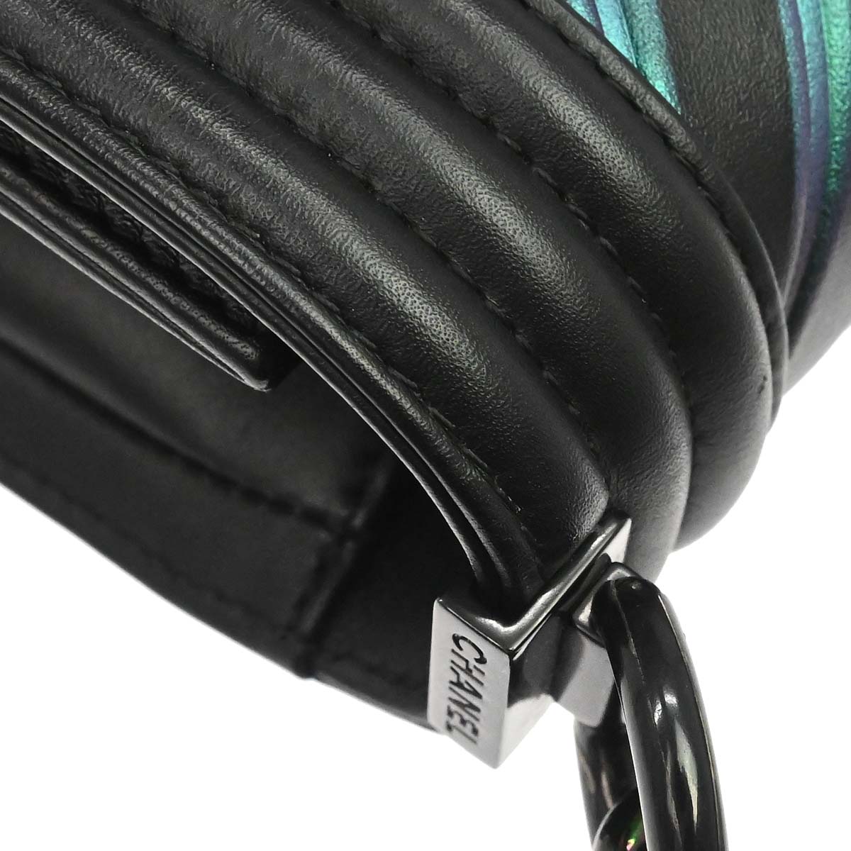 Boy Chanel Black Calfskin Chevron Medium Shoulder Bag
