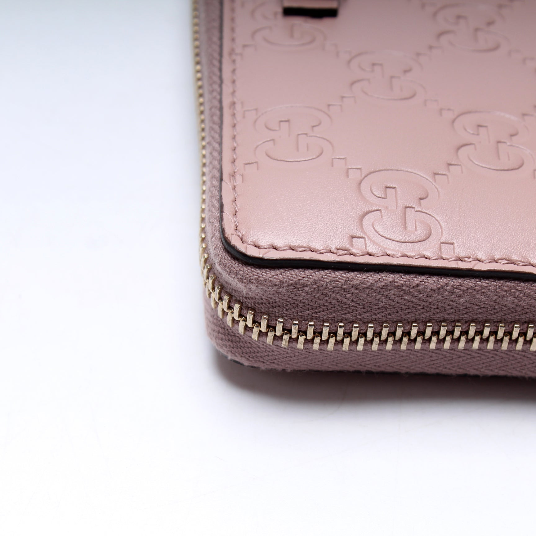 trade 388680 Bow Zip Around Wallet Guccissima