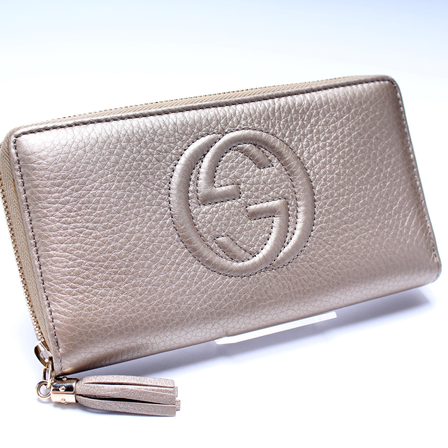 308004 Soho Zippy Wallet