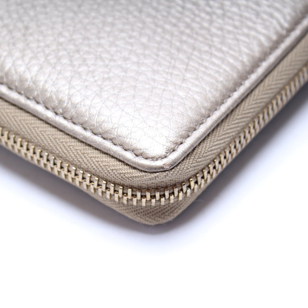 308004 Soho Zippy Wallet