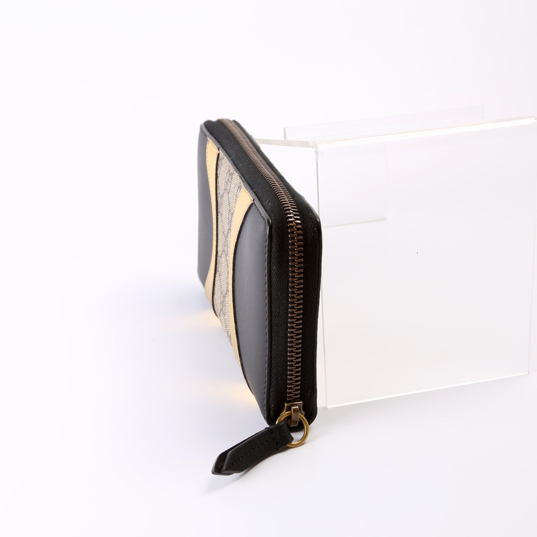410102 GG Supreme Calfskin Zip Around Wallet
