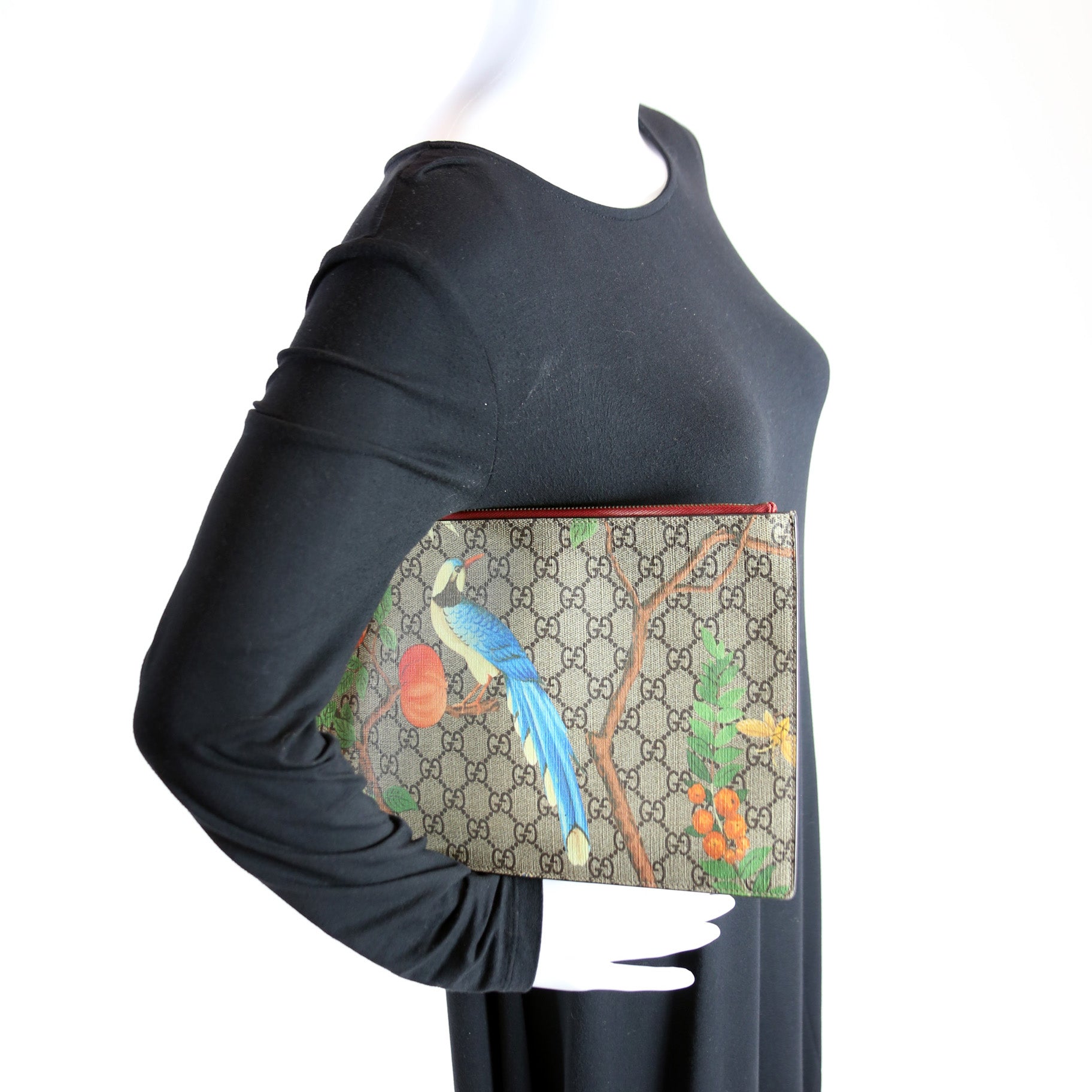 Gucci 424900 GG Supreme Tian Pouch