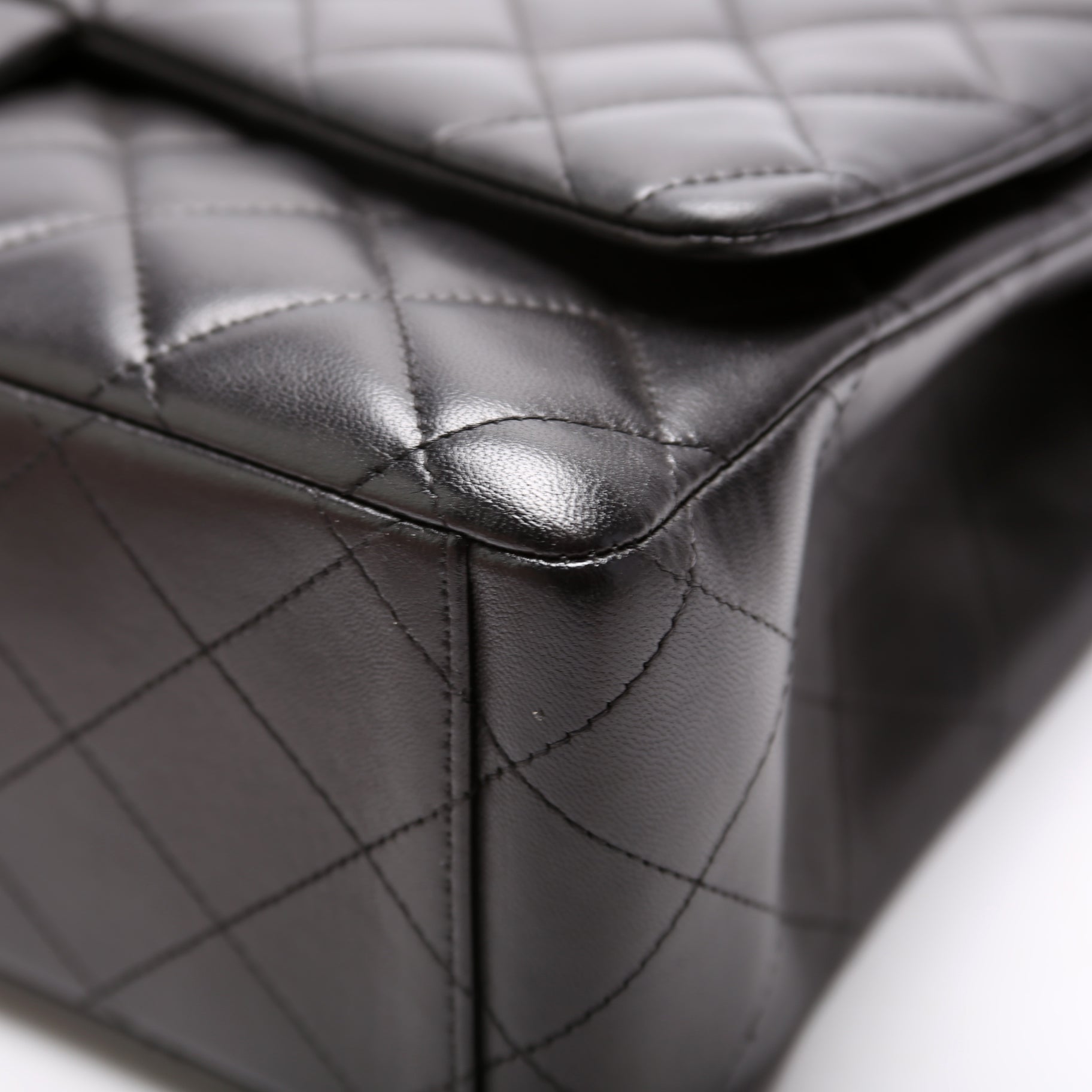 Classic Flap Maxi Lambskin 17-20M