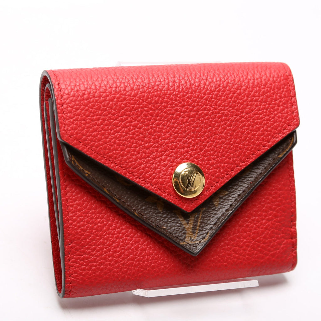 Double V Compact Wallet