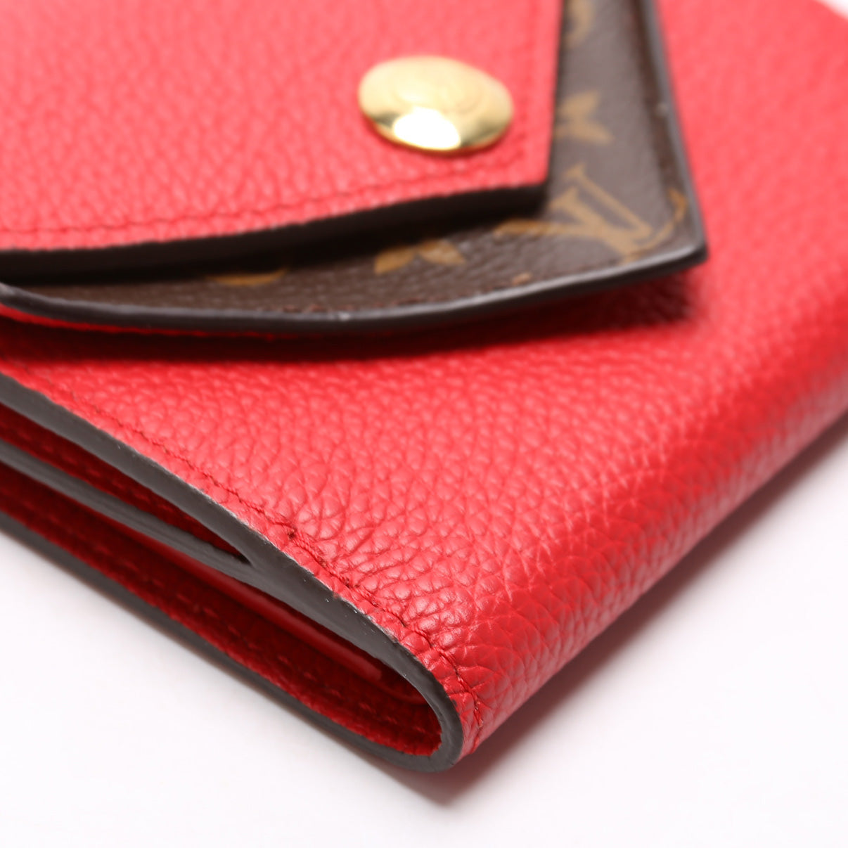 Double V Compact Wallet