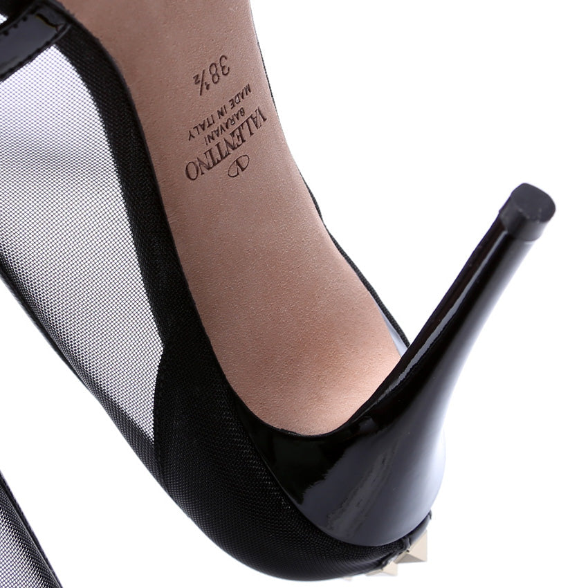 Rockstud Pointed Toe Pumps Size 38.5