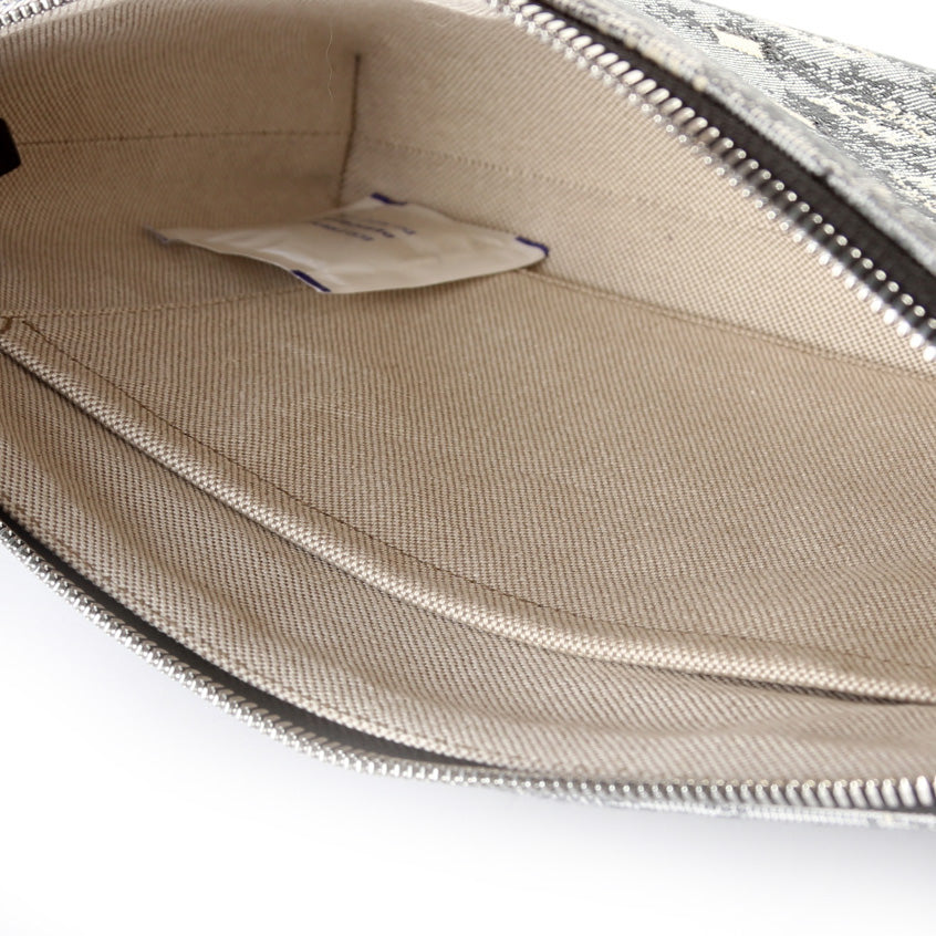 Aren Medium Wristlet Vintage Jacquard Monogram