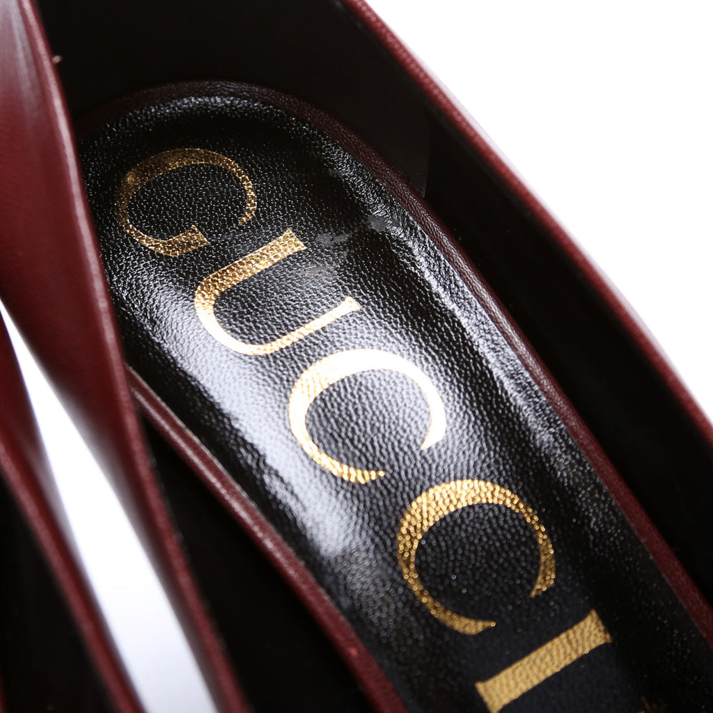 Gucci Pointed Toe Pumps Size 39