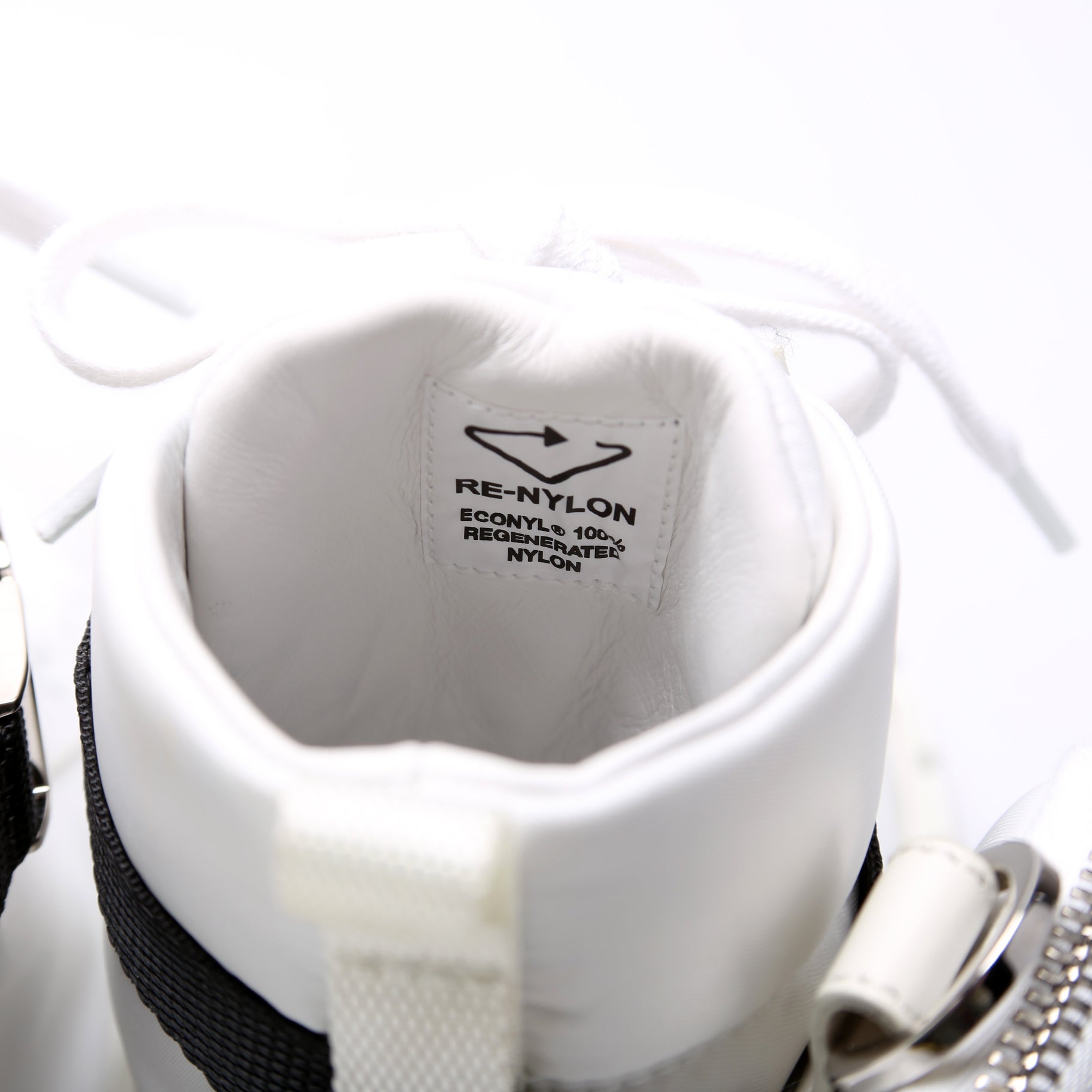 Double Wheel High Top Sneakers Size 38
