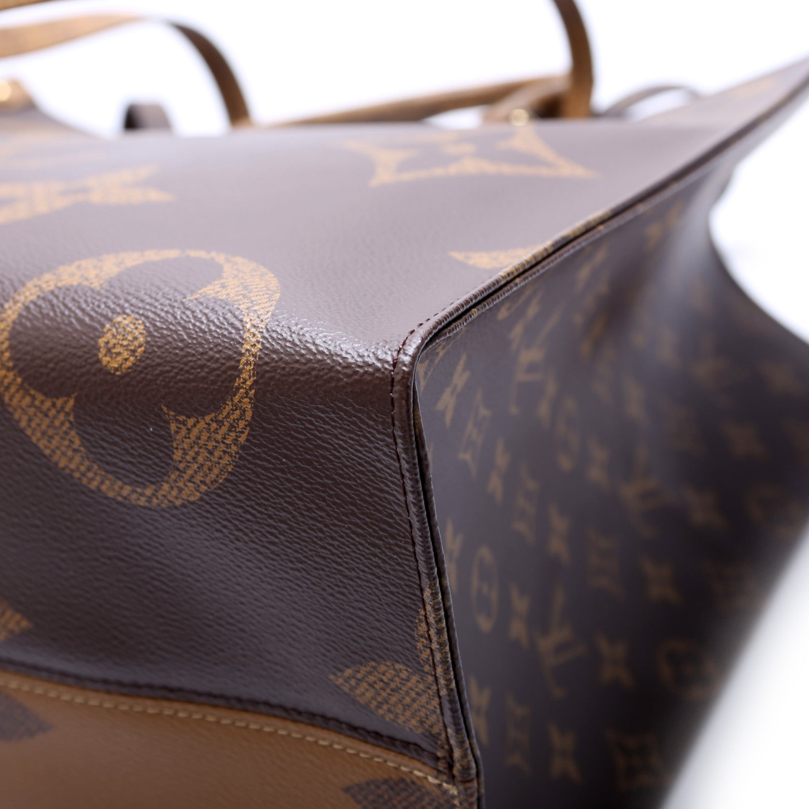 ONTHEGO GM Monogram